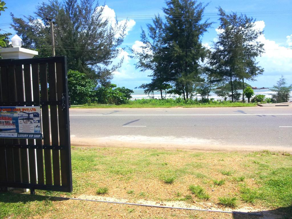 Bed and Breakfast Ceylon Surf Guest And Restaurant Weligama Exterior foto