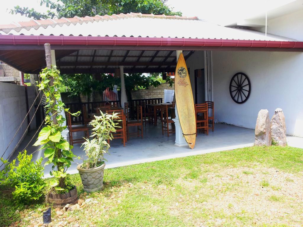 Bed and Breakfast Ceylon Surf Guest And Restaurant Weligama Exterior foto