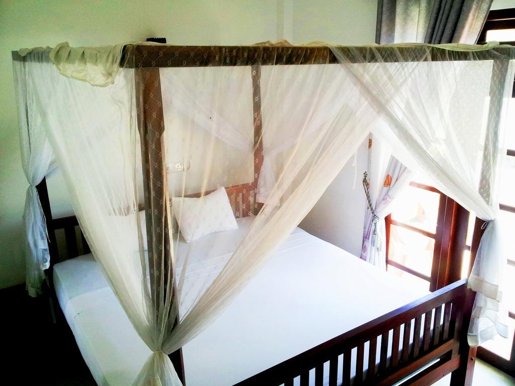 Bed and Breakfast Ceylon Surf Guest And Restaurant Weligama Habitación foto