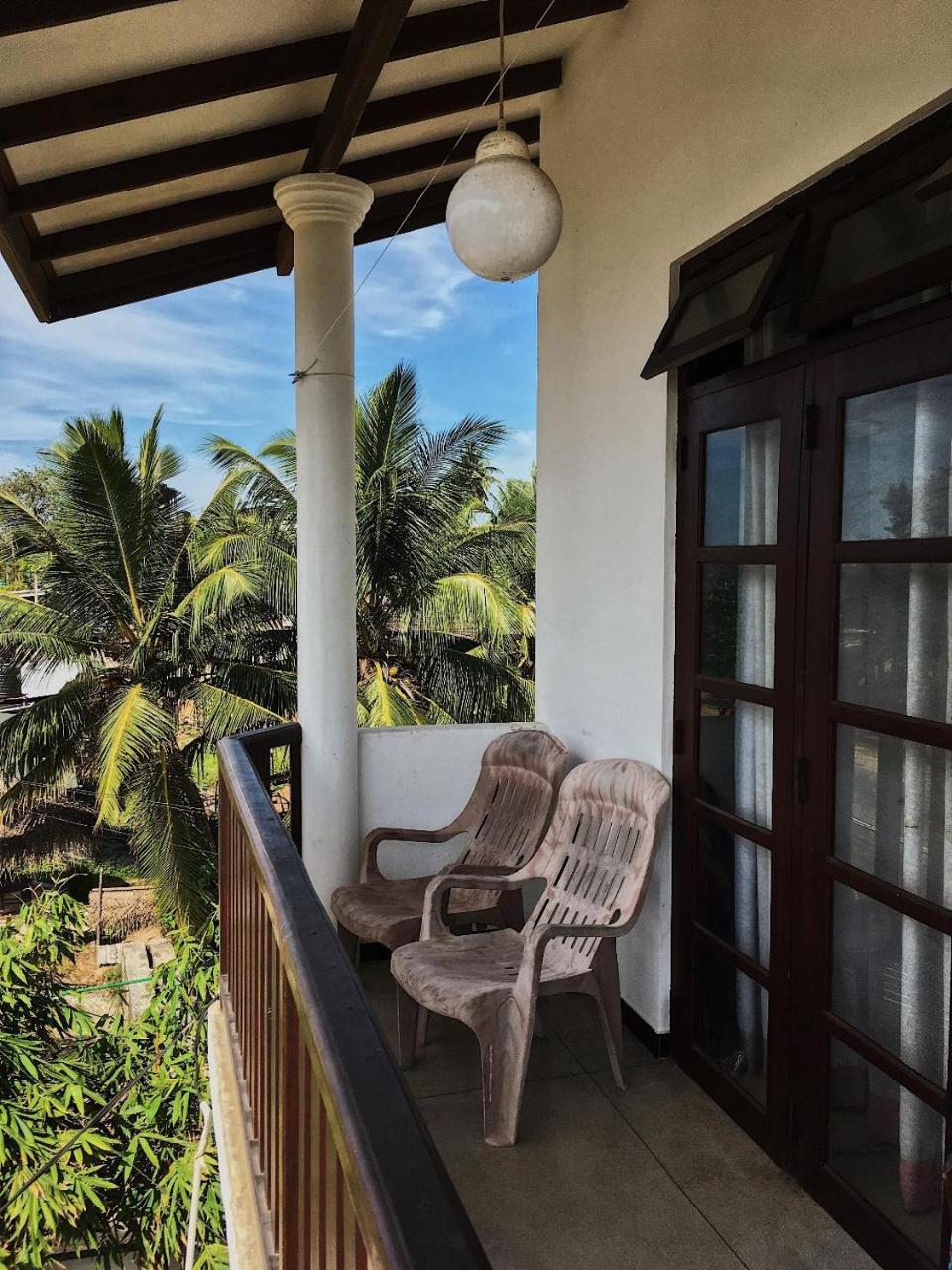 Bed and Breakfast Ceylon Surf Guest And Restaurant Weligama Exterior foto